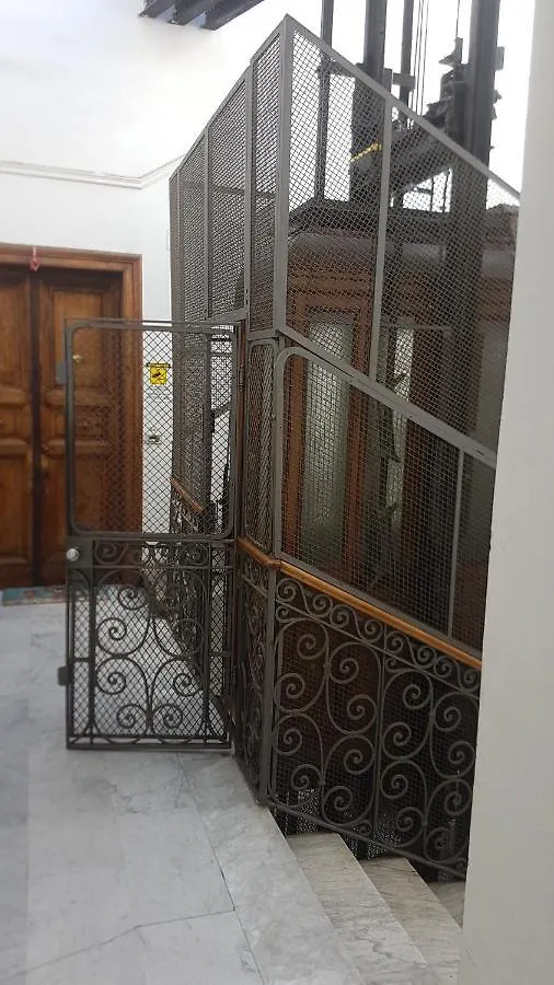 Domus Ferraro Guest House Rome
