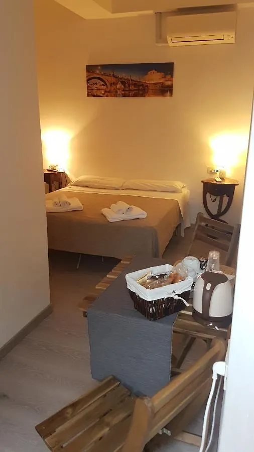 Domus Ferraro Guest House Rome 2*,  Italy