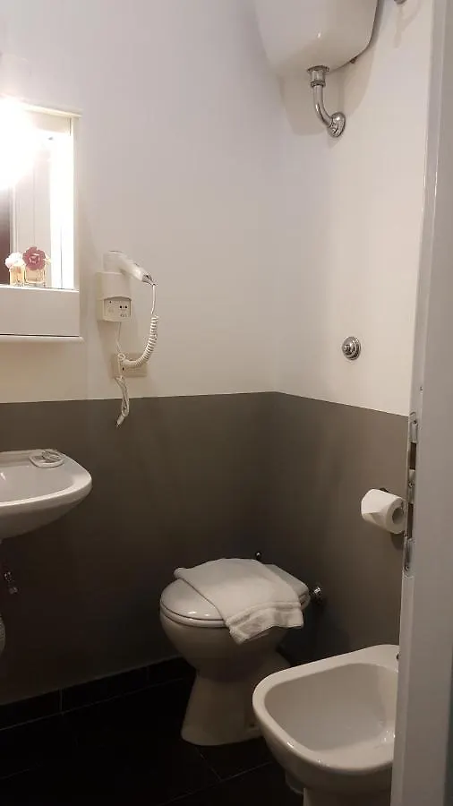 Domus Ferraro Guest House Rome
